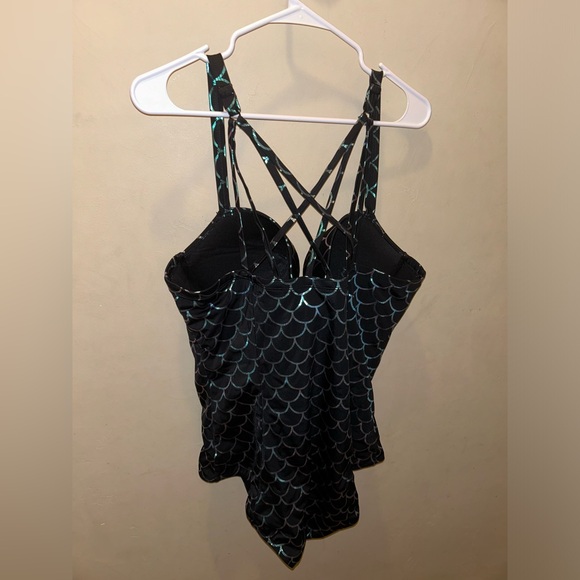 torrid iridescent mermaid scale swimsuit size 2 - Picture 2 of 7